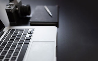 爸爸的第一次拥抱，深沉的偷感